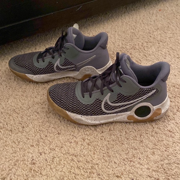 Nike 11.5 - Picture 3 of 15